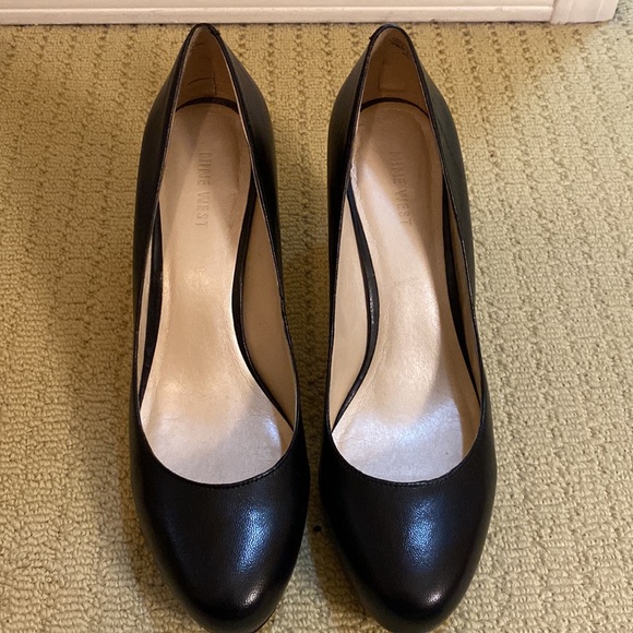 Nine West Black Pumps - Picture 2 of 6